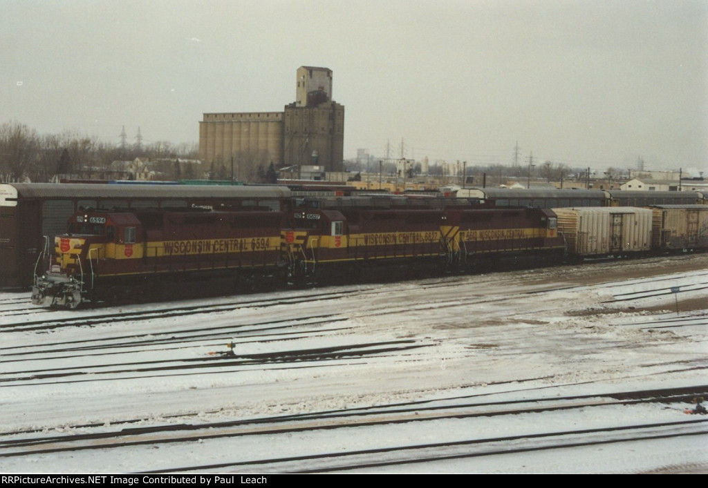 Manifest waits to depart from Northtown Yard